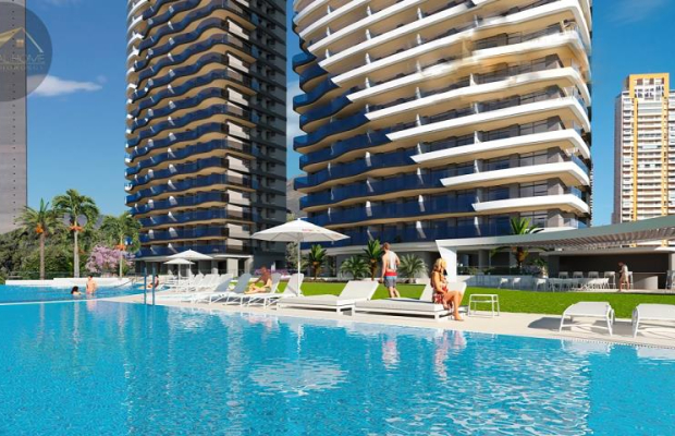 Wytworny apartament przy plaży z widokiem na morze