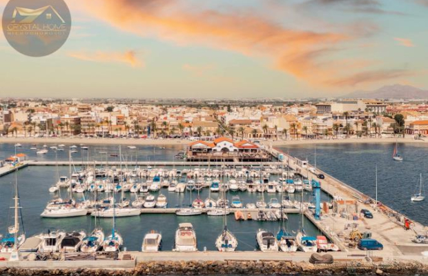 Apartament z dużym tarasem 800 m od plaży