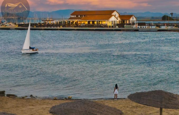 Apartament z dużym tarasem 800 m od plaży