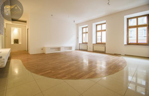 98M2/ 3 POKOJE/ I PIĘTRO/ CENTRUM