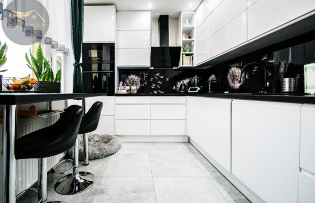 3 POKOJE Z BALKONEM I KLIMATYZACJĄ - NOWY ZAWISZÓW