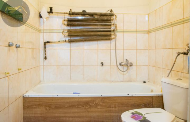 2 pokojowe mieszkanie do remontu z garażem