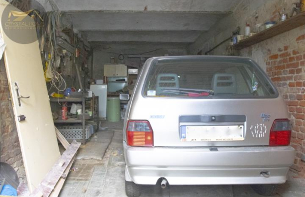 2 pokojowe mieszkanie do remontu z garażem