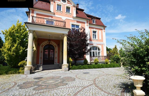 Odrestaurowany Pałac na sprzedaż