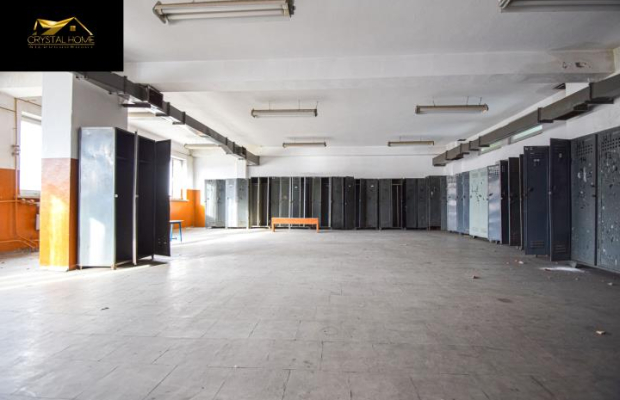 OBIEKT PRZEMYSŁOWO-PRODUKCYJNY Z PARKINGAMI