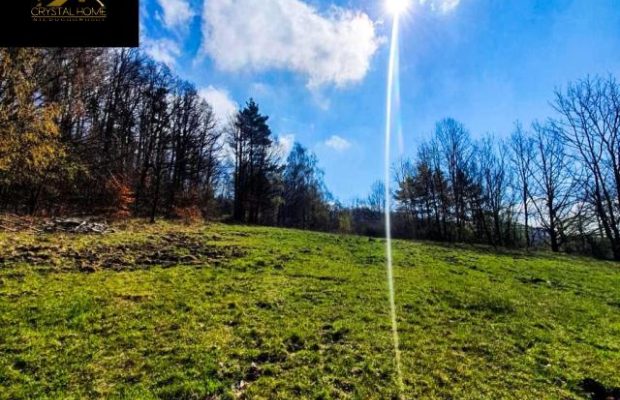 DZIAŁKI W MALOWNICZEJ MIEJSCOWOŚCI, WIDOK NA GÓRY