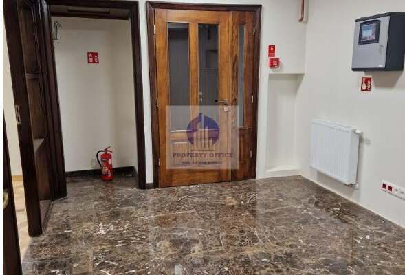 Mokotów: budynek biurowy 489m2