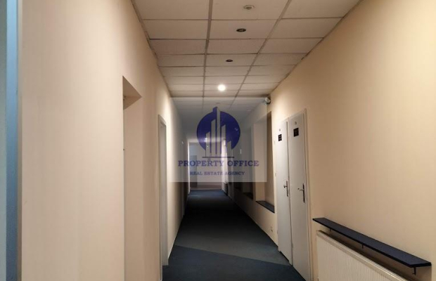 Włochy: lokal biurowy na wynajem