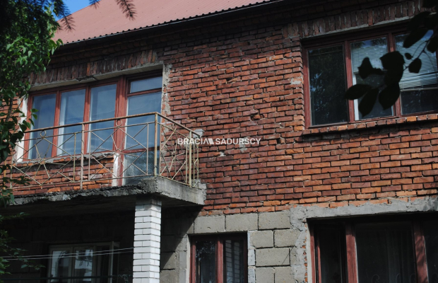 Budynek z lat 70-tych w Targowisku gm.Kłaj