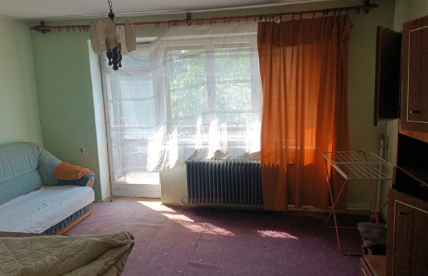 Budynek z lat 70-tych w Targowisku gm.Kłaj