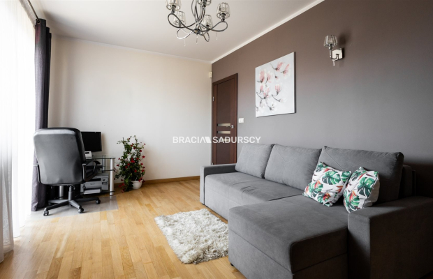 Dwa duże mieszknia + lokal usługowy, wysokie ROI