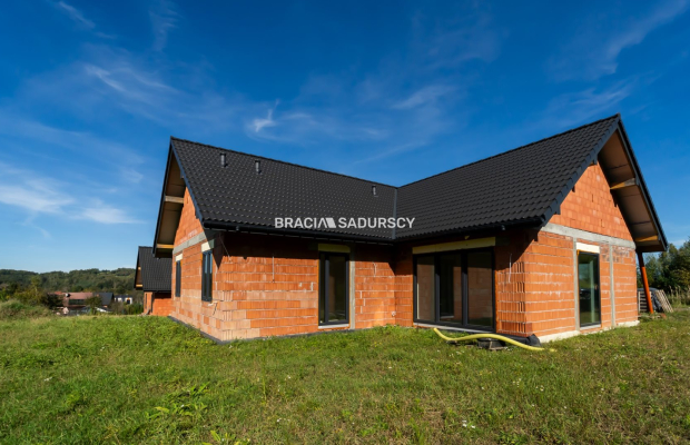 Parterowy dom w malowniczej Krzywaczce!