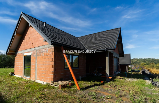 Parterowy dom w malowniczej Krzywaczce!