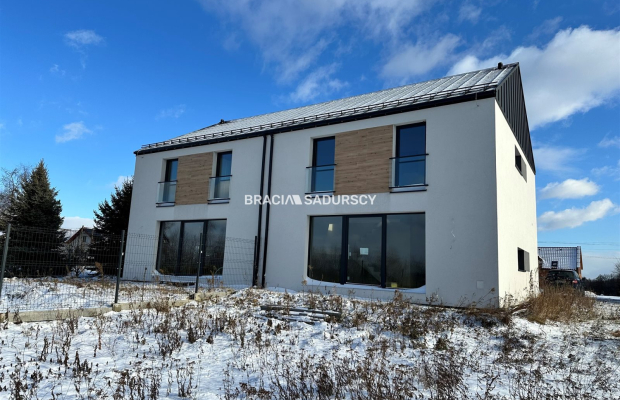 Nowoczesny bliźniak z garażem i działką 7ar