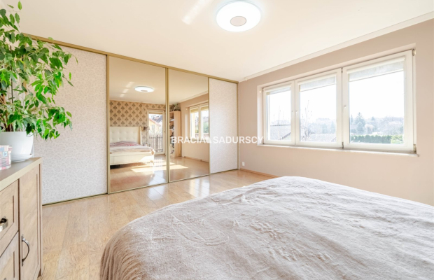 Dom 253m2 działka 10ar podpiwniczony Bieżanów