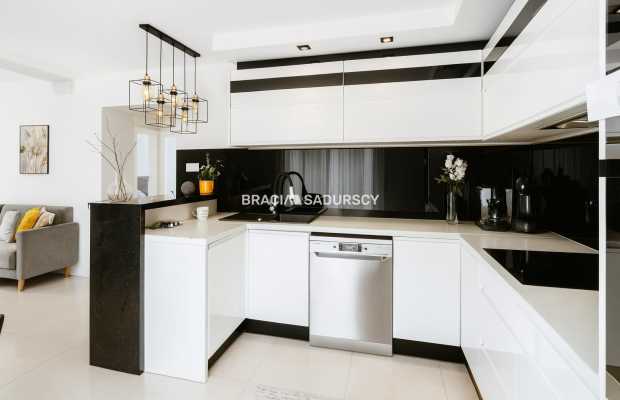 Dom wolnostojący na 15 arowej działce Opatkowice