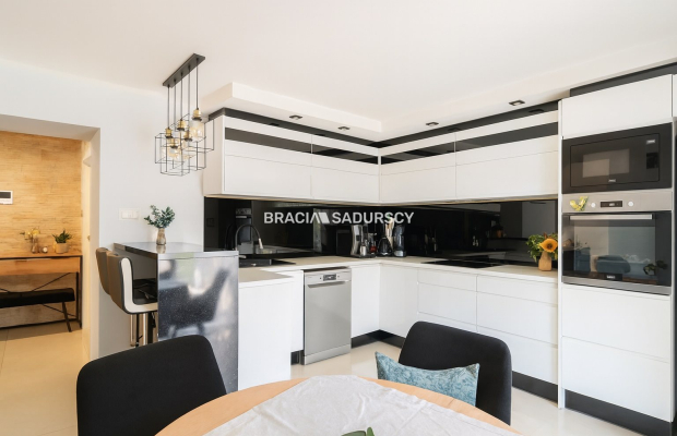 Dom wolnostojący na 15 arowej działce Opatkowice