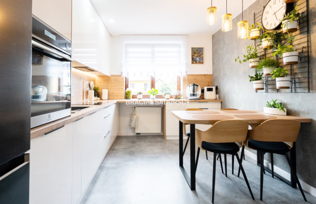 Dom/2-3 rodzinny/siedziba firmy/dobra komunikacja