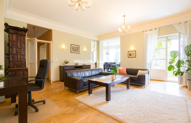 Dom z Dużym Ogrodem w Tyńcu – Spokój Natury!