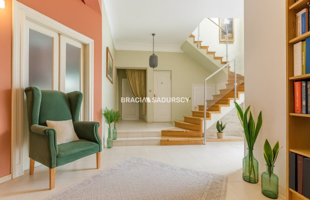 Dom z Dużym Ogrodem w Tyńcu – Spokój Natury!