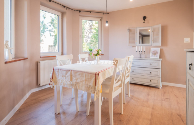 Uroczy dom 130m² z bajkowym ogrodem – Gnatowice!