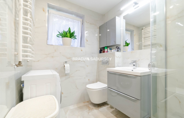 Dom gotowy do zamieszkania z pięknym ogrodem