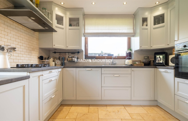 Gotowy dom, wolnostojący, Słomniki, taras, basen