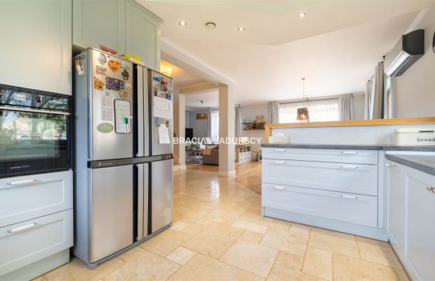 Gotowy dom, wolnostojący, Słomniki, taras, basen