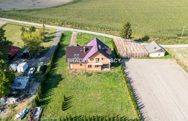 Dom na wsi, duża działka 30 km od Krakowa 
