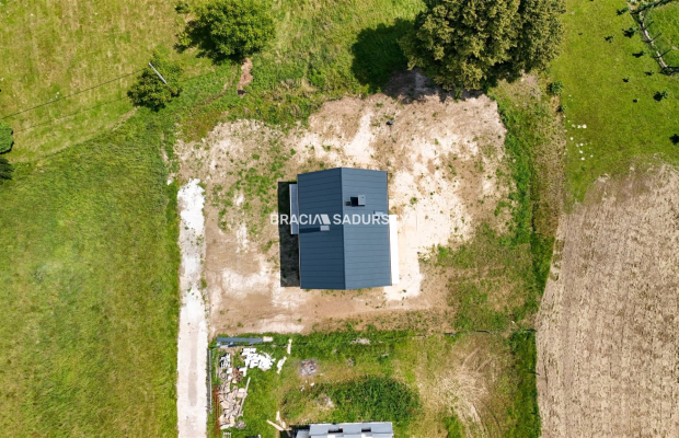 Dom w spokojnej okolicy Jeziora Dobczyckiego.