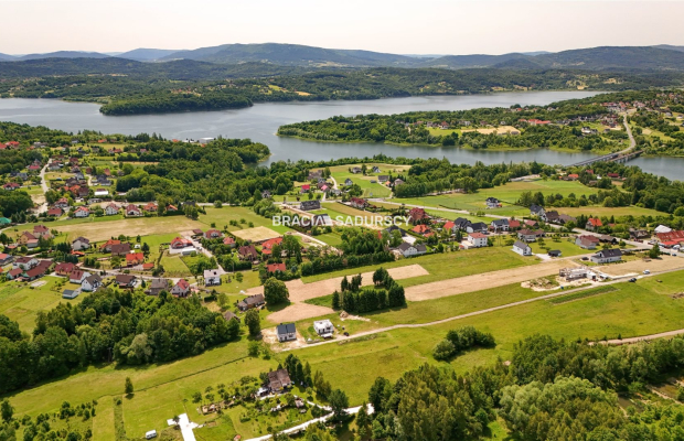 Dom w spokojnej okolicy Jeziora Dobczyckiego.