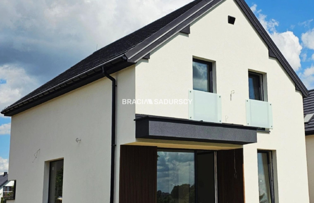 Nowy dom wolnostojący w stanie deweloperskim