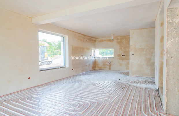 Nowy dom wolnostojący w stanie deweloperskim