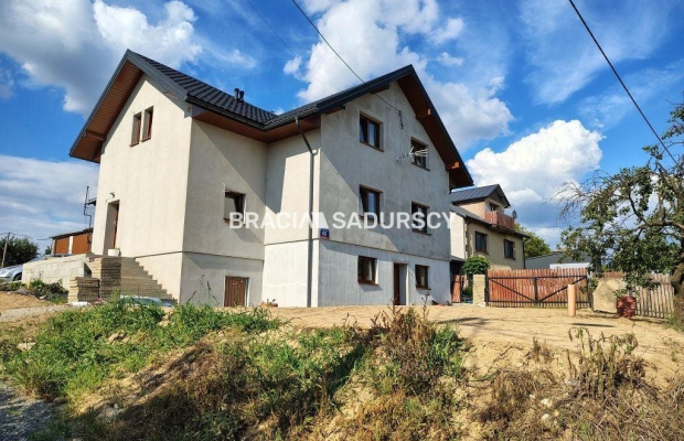 Dom z lokalem usługowym do wykończenia