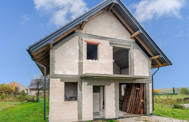 Dom wolnostojący w stanie surowym - Bębło - 130m2