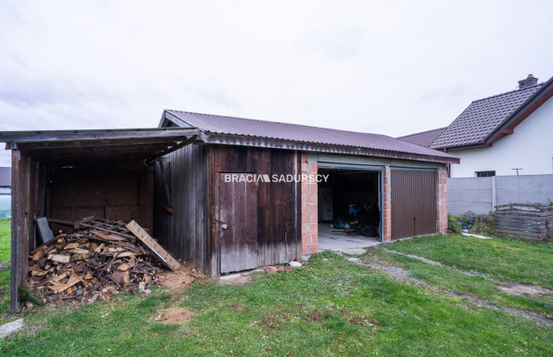 Dom na wsi, działka 8 ar, duży garaż