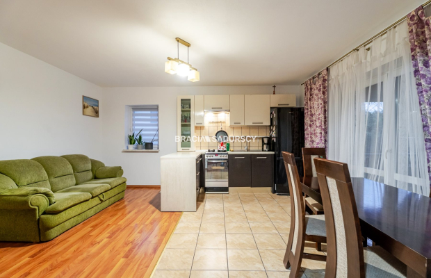 Dom na wsi, działka 8 ar, duży garaż