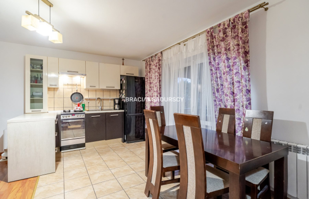 Dom na wsi, działka 8 ar, duży garaż