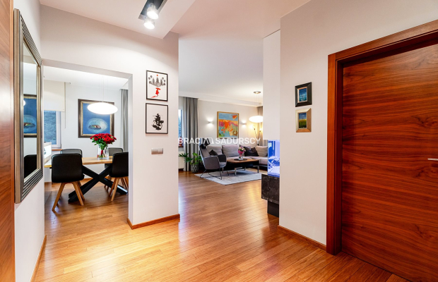 Dom za wzgórzu, widok na Kraków, 4 sypialnie