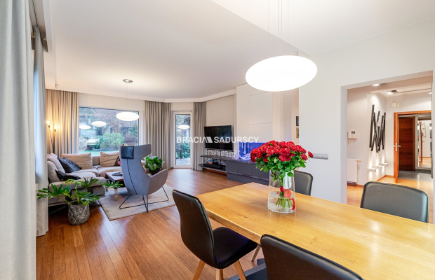 Dom za wzgórzu, widok na Kraków, 4 sypialnie