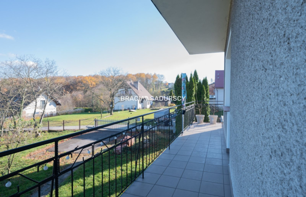 Przestrzenny dom w okolicach Mogilan.