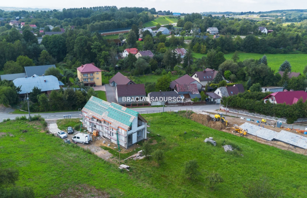 Nowoczesny dom w Morawicy