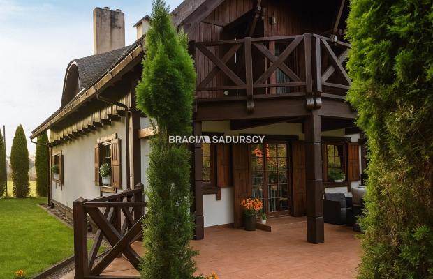 Wygodny rodzinny dom w malowniczej okolicy.