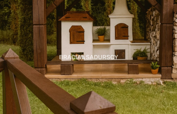 Wygodny rodzinny dom w malowniczej okolicy.