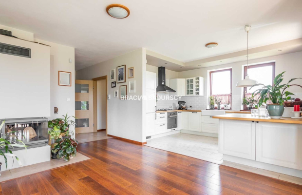 Przepiękny dom na sprzedaż w spokojnej okolicy!