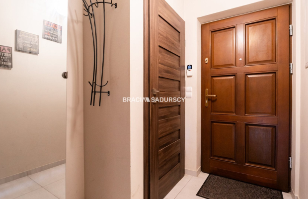 Klimatyczny dom, szergówka z ogródkiem, parking