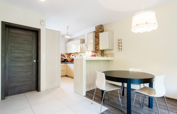 Klimatyczny dom, szergówka z ogródkiem, parking