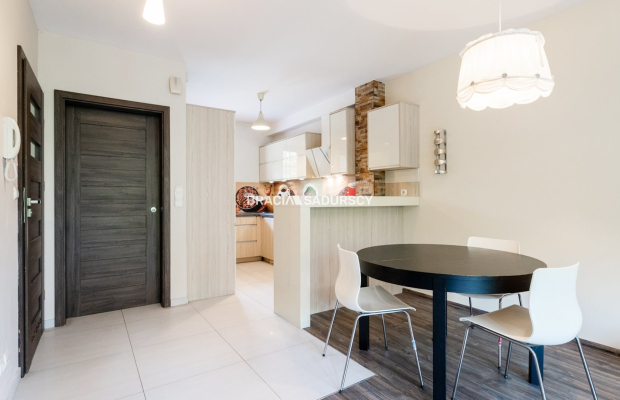 Klimatyczny dom, szergówka z ogródkiem, parking