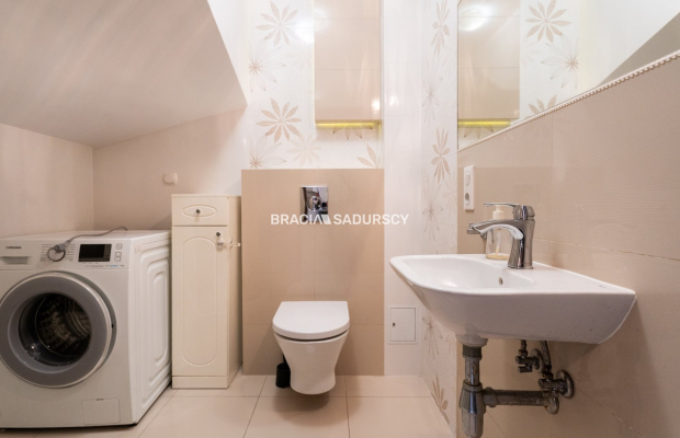 Klimatyczny dom, szergówka z ogródkiem, parking