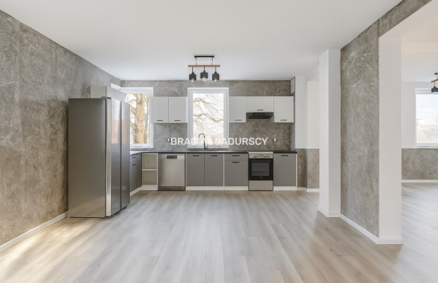 Wygodne domy pod lasem w Podgórkach Tynieckich.